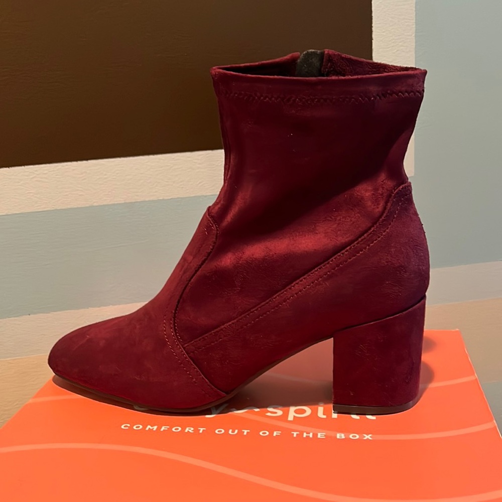 Easy Spirit suede, heeled booties Brand New!  Size 9
